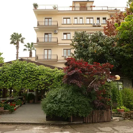 Hotel La Rotonda 3*